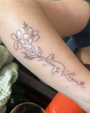 Dessin Tatouage Minimaliste Maman Bébé - Dessin aux Traits - Personnalisé Fleurs de Naissance